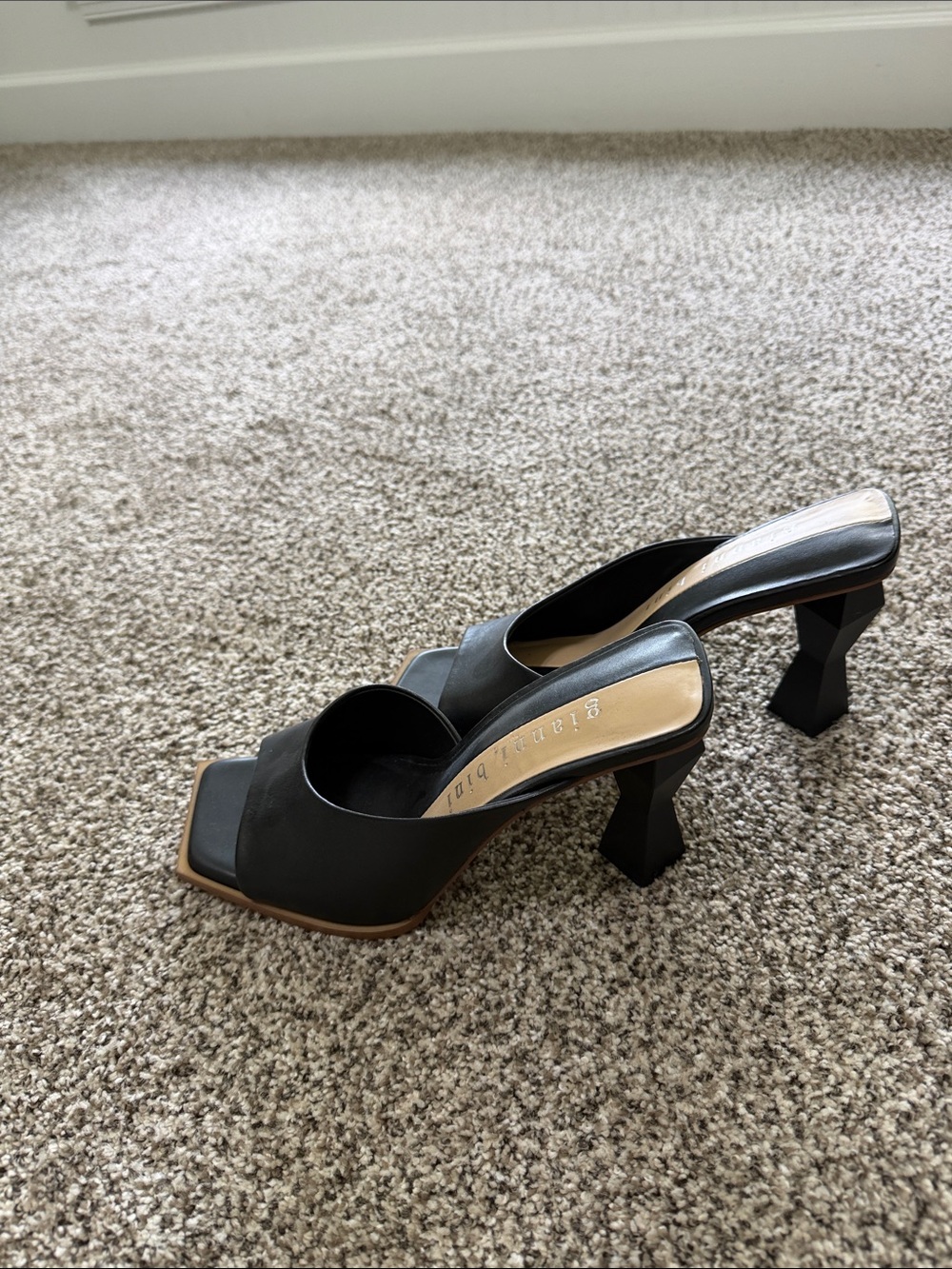 Gianni Bini black leather mule sandals geometric heel open square toe.Size 8.5 M - Picture 2 of 6
